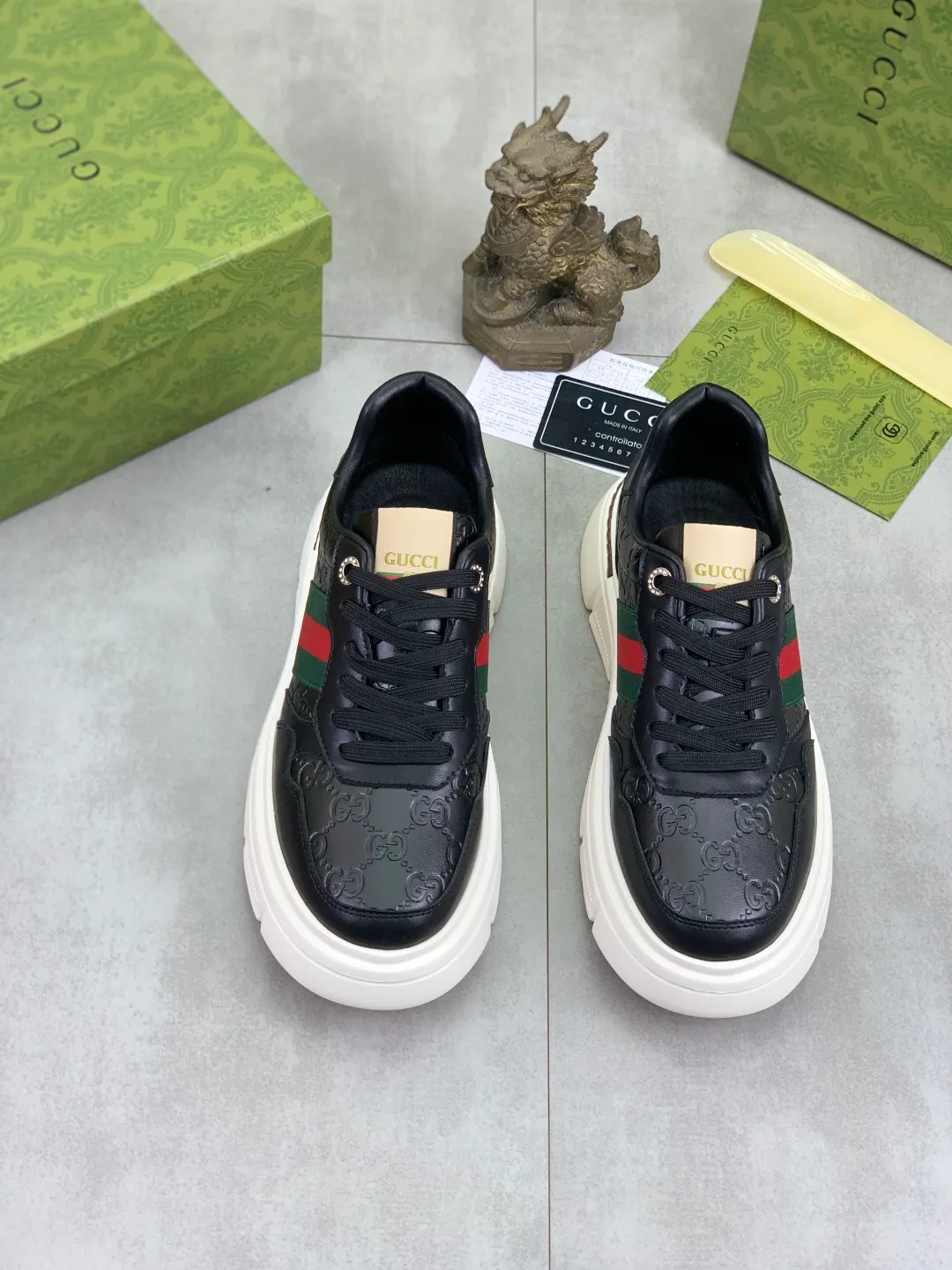 Men's shoes 💰P400💰[New style]🆘 The latest model from Gucci GUCCI official website🎁Classic casual and fashionable men's shoes👟Best model💥The style is simple and elegant, exclusive for trendy men. Unique official website latest brand elements👑Gucci original decoration, fashionable and generous, original soft calfskin fabric➕Comfortable soft first-layer pigskin lining ✅The official website specifies wear-resistant casual outsole, the classic model is photographed in real life🎬Color: 2️⃣colors available😍Number of codes: 38-44